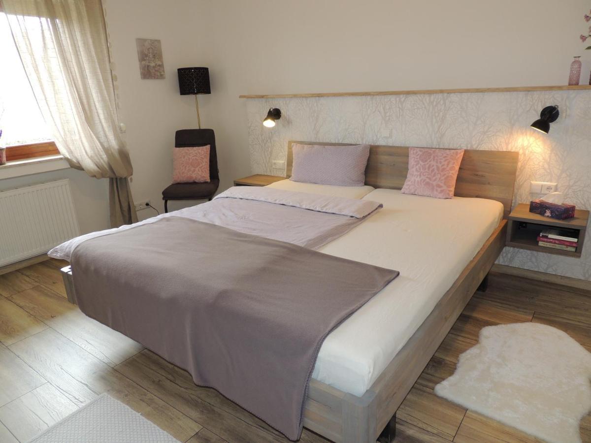 Ferienwohnung Butscher ايسني ام الغو المظهر الخارجي الصورة